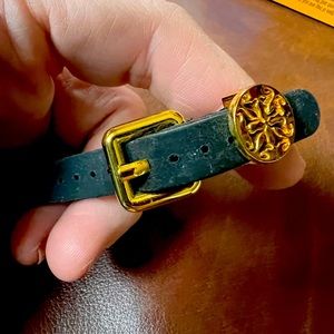 Rustic Cuff Amanda. Black with gold